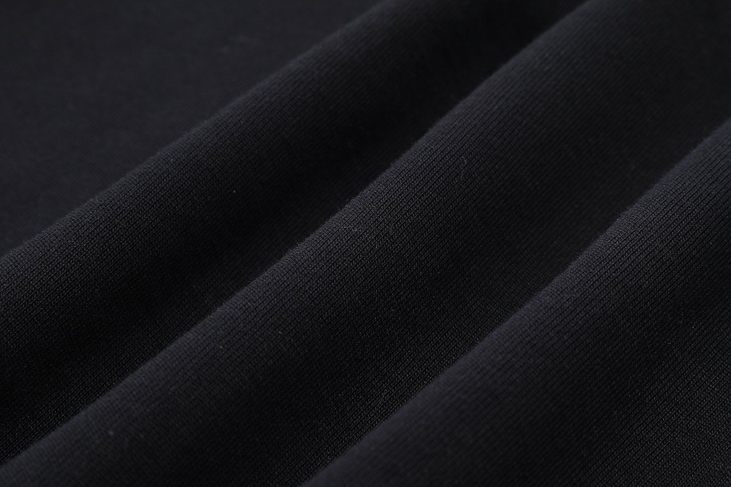 Black cropped t-shit